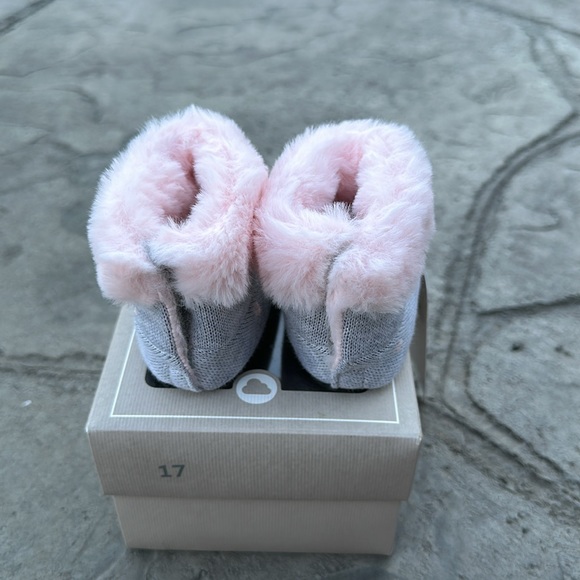 Mayoral Baby Girl Shoes Booties Dots Gray Pink Fur Lined 19 US 4 NWT Boots - Picture 2 of 5